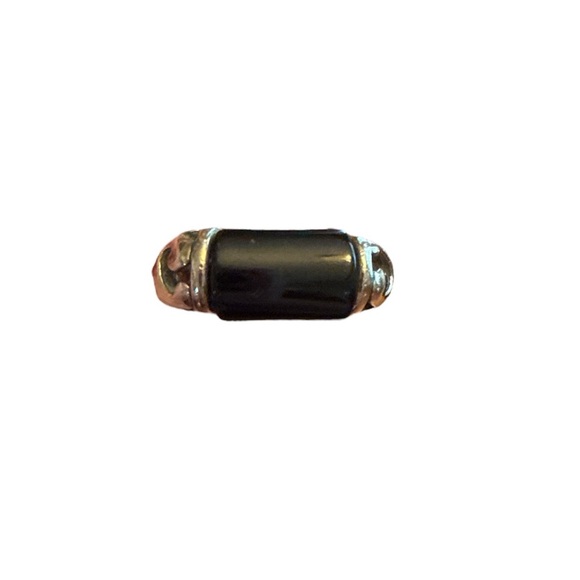 🩷 Silver and Onyx Ring 🩷 - Picture 1 of 5